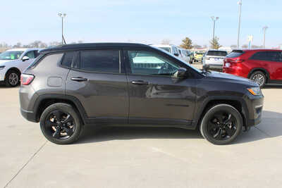 2018 Jeep Compass, $15995. Photo 4