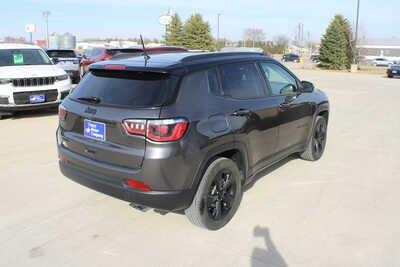 2018 Jeep Compass, $15995. Photo 5
