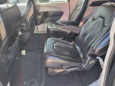 2023 Chrysler Pacifica, $25995. Photo 11