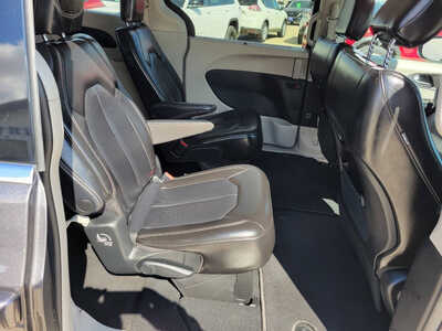 2023 Chrysler Pacifica, $25995. Photo 12
