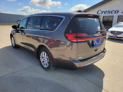 2023 Chrysler Pacifica, $25995. Photo 3