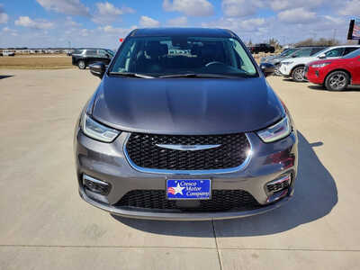 2023 Chrysler Pacifica, $25995. Photo 8