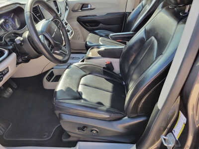 2023 Chrysler Pacifica, $25995. Photo 9