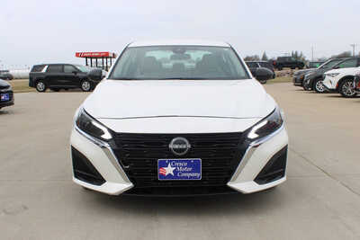 2024 Nissan Altima, $19995. Photo 2