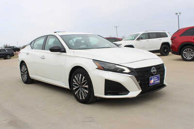 2024 Nissan Altima, $19995. Photo 3