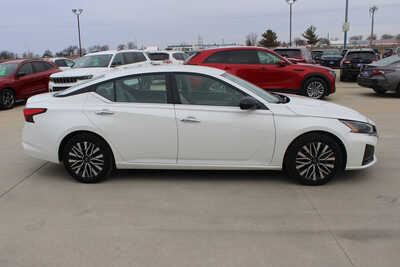 2024 Nissan Altima, $19995. Photo 4