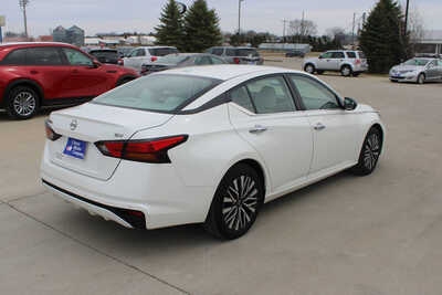 2024 Nissan Altima, $19995. Photo 5