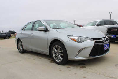 2017 Toyota Camry, $15995. Photo 3