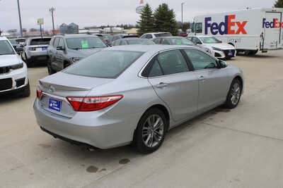 2017 Toyota Camry, $15995. Photo 5