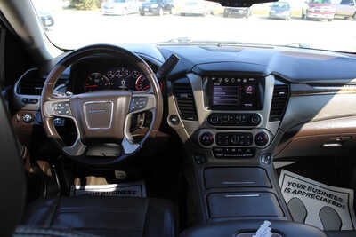 2016 GMC Yukon XL, $8995. Photo 11