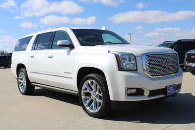 2016 GMC Yukon XL, $8995. Photo 3