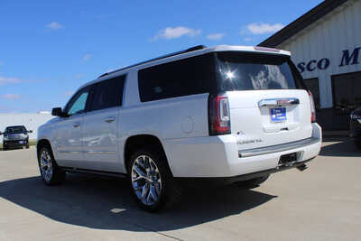 2016 GMC Yukon XL, $8995. Photo 7