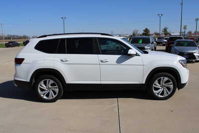 2021 Volkswagen Atlas, $23995. Photo 4