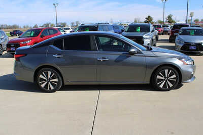 2022 Nissan Altima, $19995. Photo 4