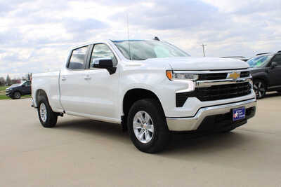 2025 Chevrolet 1500 Crew Cab, $41995. Photo 3