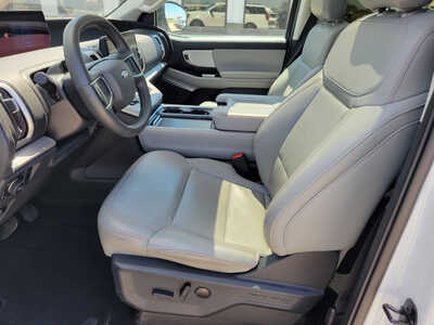 2025 Ford Expedition Max, $58995. Photo 10
