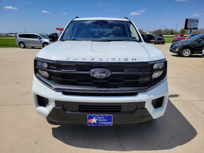 2025 Ford Expedition Max, $58995. Photo 9