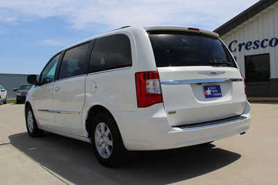 2013 Chrysler Town & Country, $3500. Photo 7