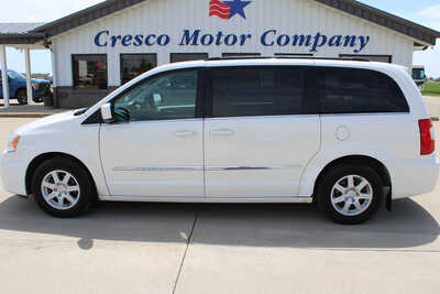 2013 Chrysler Town & Country, $3500. Photo 8