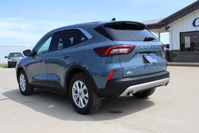 2024 Ford Escape, $26995. Photo 7