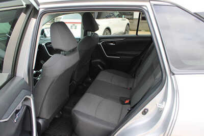 2024 Toyota RAV4, $30995. Photo 9