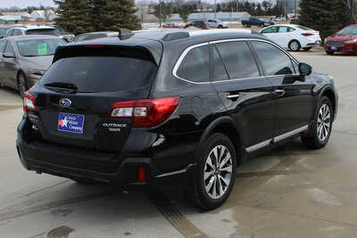 2019 Subaru Outback, $19995. Photo 6