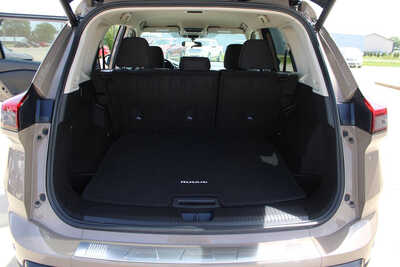 2025 Nissan Rogue, $27995. Photo 10