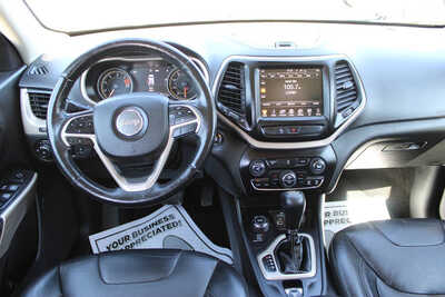 2018 Jeep Cherokee, $11995. Photo 11