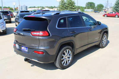 2018 Jeep Cherokee, $11995. Photo 5