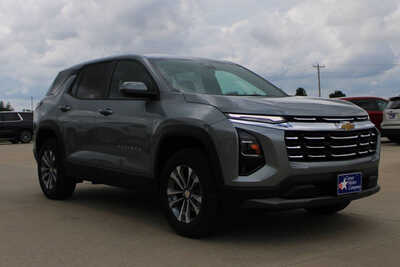 2025 Chevrolet Equinox, $26995. Photo 2