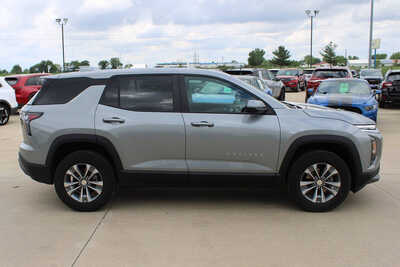 2025 Chevrolet Equinox, $26995. Photo 3