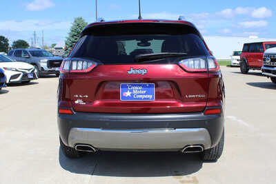 2019 Jeep Cherokee, $17995. Photo 6