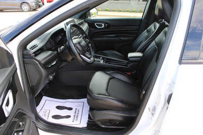 2022 Jeep Compass, $22995. Photo 11