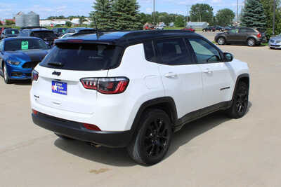 2022 Jeep Compass, $22995. Photo 5