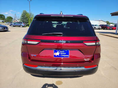 2022 Jeep Grand Cherokee, $25995. Photo 4