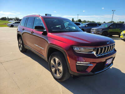 2022 Jeep Grand Cherokee, $25995. Photo 5