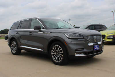2021 Lincoln Aviator, $33995. Photo 3