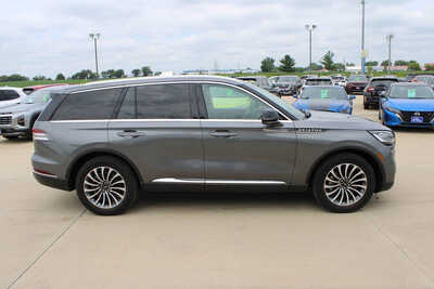 2021 Lincoln Aviator, $33995. Photo 4