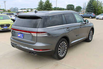 2021 Lincoln Aviator, $33995. Photo 5