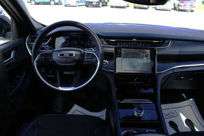 2023 Jeep Grand Cherokee L, $31995. Photo 11