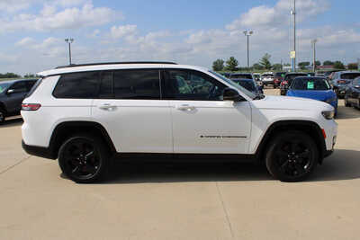 2023 Jeep Grand Cherokee L, $31995. Photo 4
