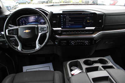 2023 Chevrolet 1500 Crew Cab, $37995. Photo 11