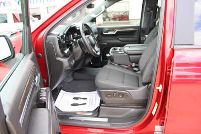 2023 Chevrolet 1500 Crew Cab, $37995. Photo 12