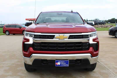 2023 Chevrolet 1500 Crew Cab, $37995. Photo 2