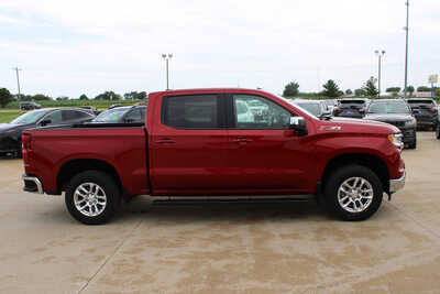 2023 Chevrolet 1500 Crew Cab, $37995. Photo 4