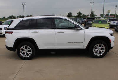 2023 Jeep Grand Cherokee, $29995. Photo 4