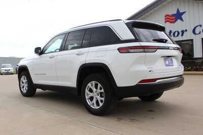 2023 Jeep Grand Cherokee, $29995. Photo 7