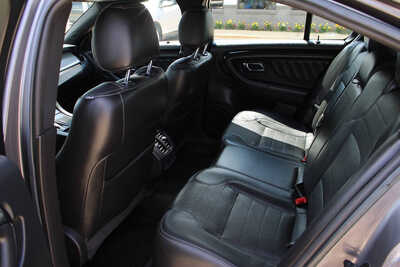2014 Ford Taurus, $9995. Photo 9
