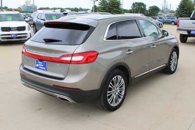 2016 Lincoln MKX, $12995. Photo 5
