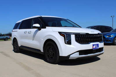 2025 Kia Carnival, $32995. Photo 3